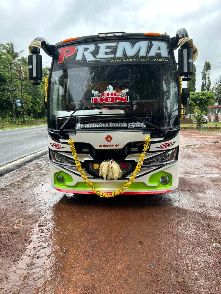 best travel agency in hubli. Customer receiving the car key